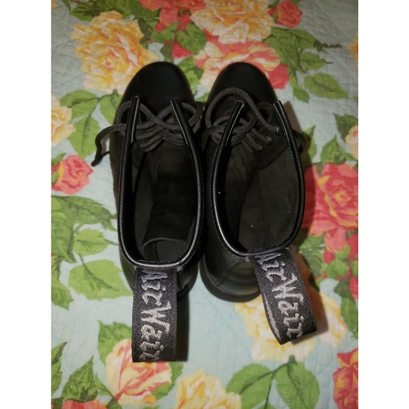 Dr. Marten air wair with bouncing soles - Picture 3 of 6